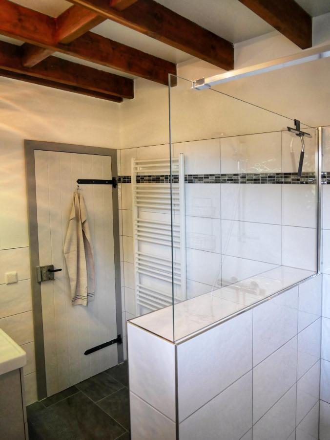 Landhaus Am See Von Robertville Вем Екстериор снимка